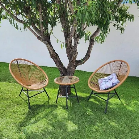 Avec Piscine A Villa