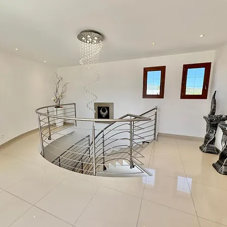 Villa Avec Piscine A Lecci