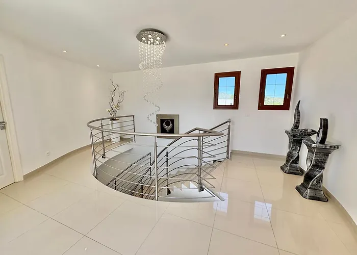 Villa Avec Piscine A Lecci