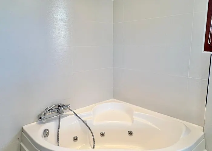 Avec Piscine A *