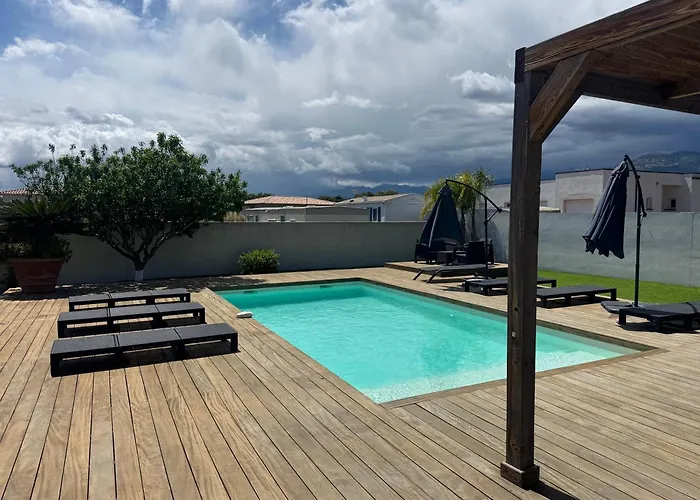 Villa Avec Piscine A Lecci