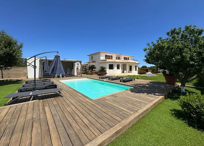 Avec Piscine A Villa