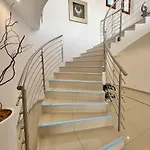 Villa Avec Piscine A *