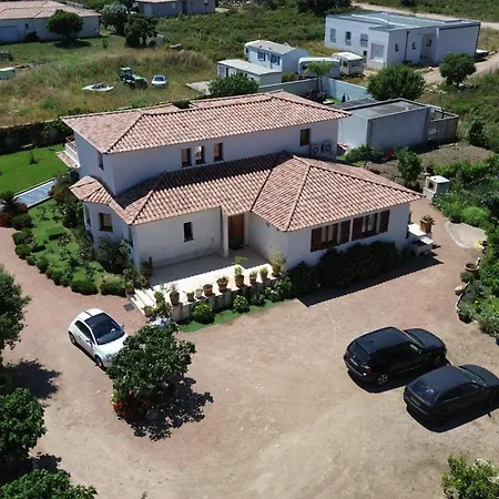 Avec Piscine A Villa Lecci