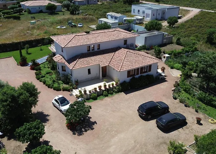 Avec Piscine à Villa Lecci