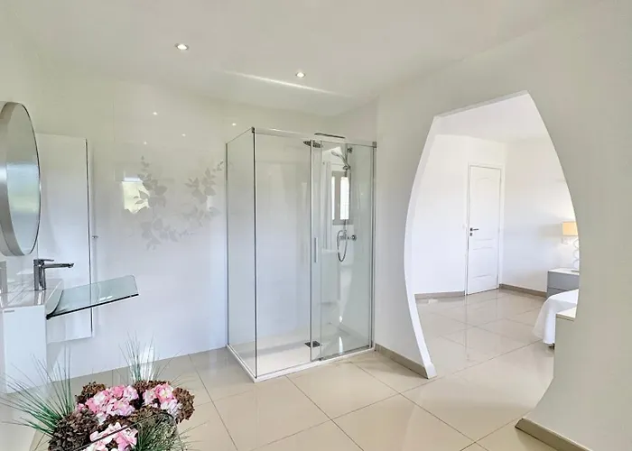 Avec Piscine à Villa Lecci