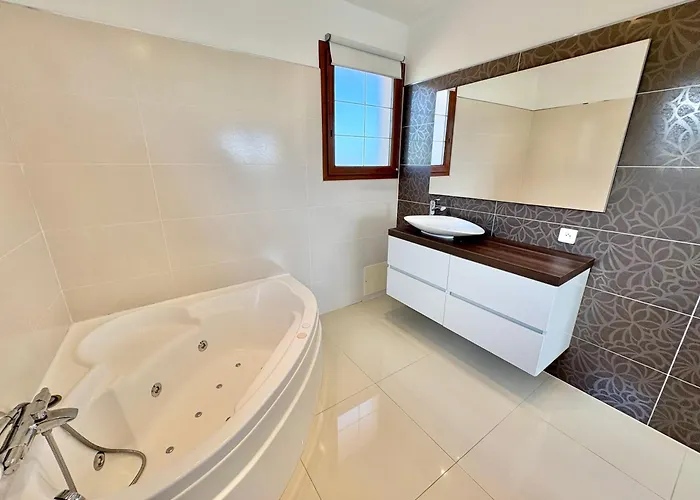 Villa Avec Piscine à